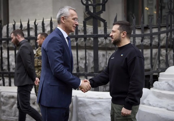 Vizită surpriză la Kiev. Zelenski insistă pentru aderarea Ucrainei în NATO